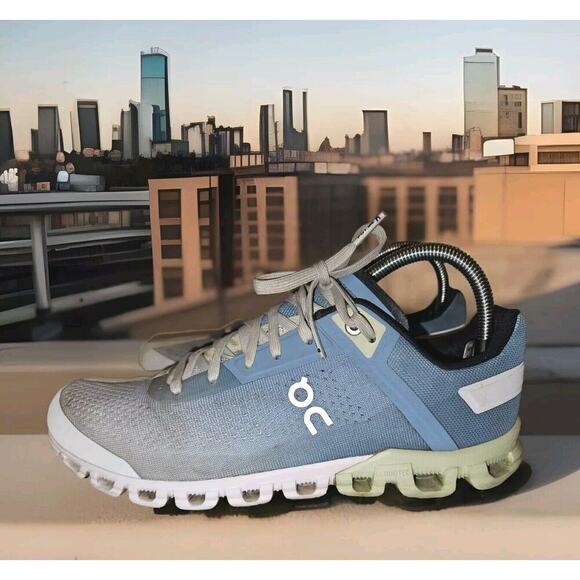 On Running On Cloud Cloudflow Womens Running Training Shoes Size 9.0 M, Niagara - Picture 1 of 14